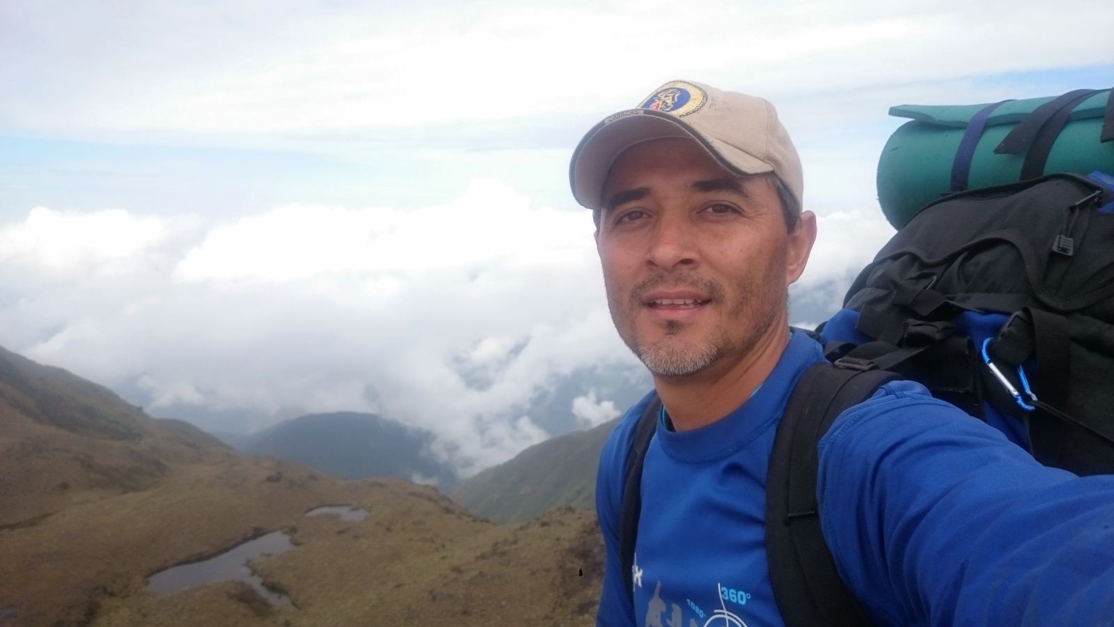 Con las nubes a los pies, antes de que se tapara todo.